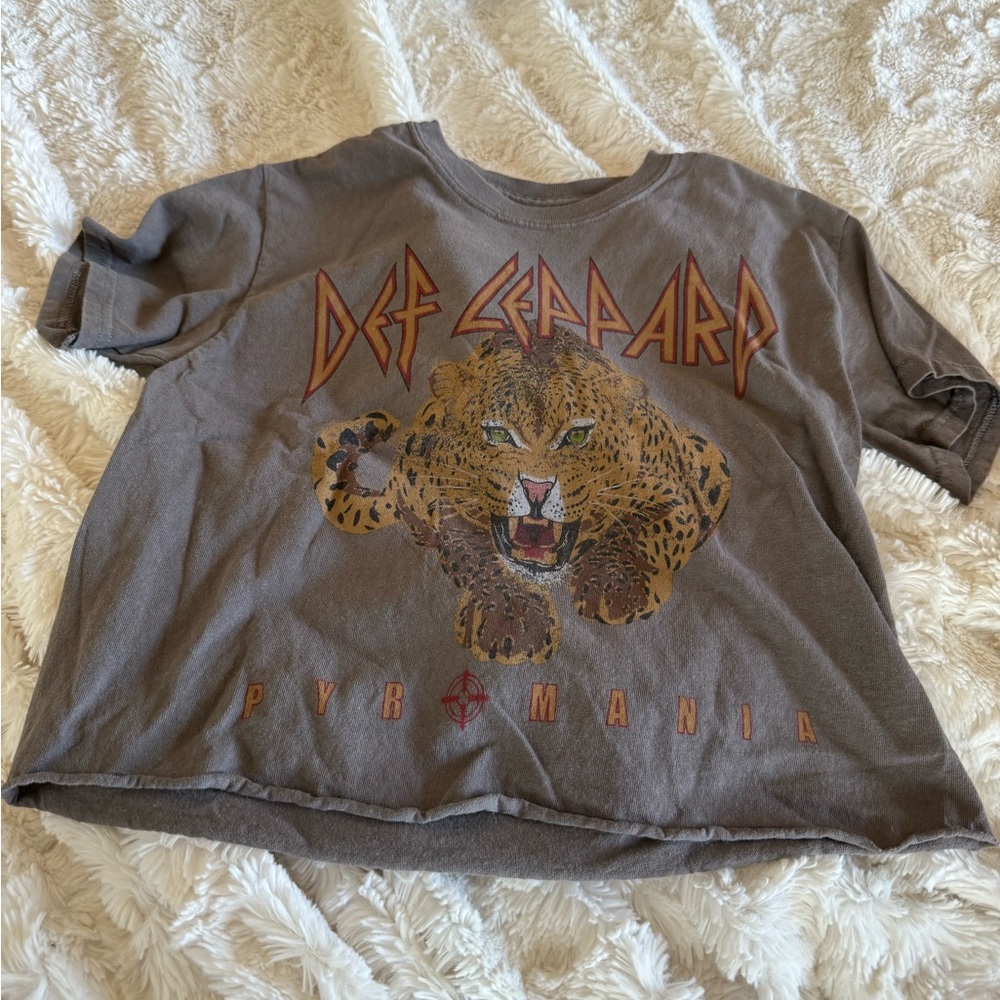 Brown Crop Top with Vintage Graphic Design